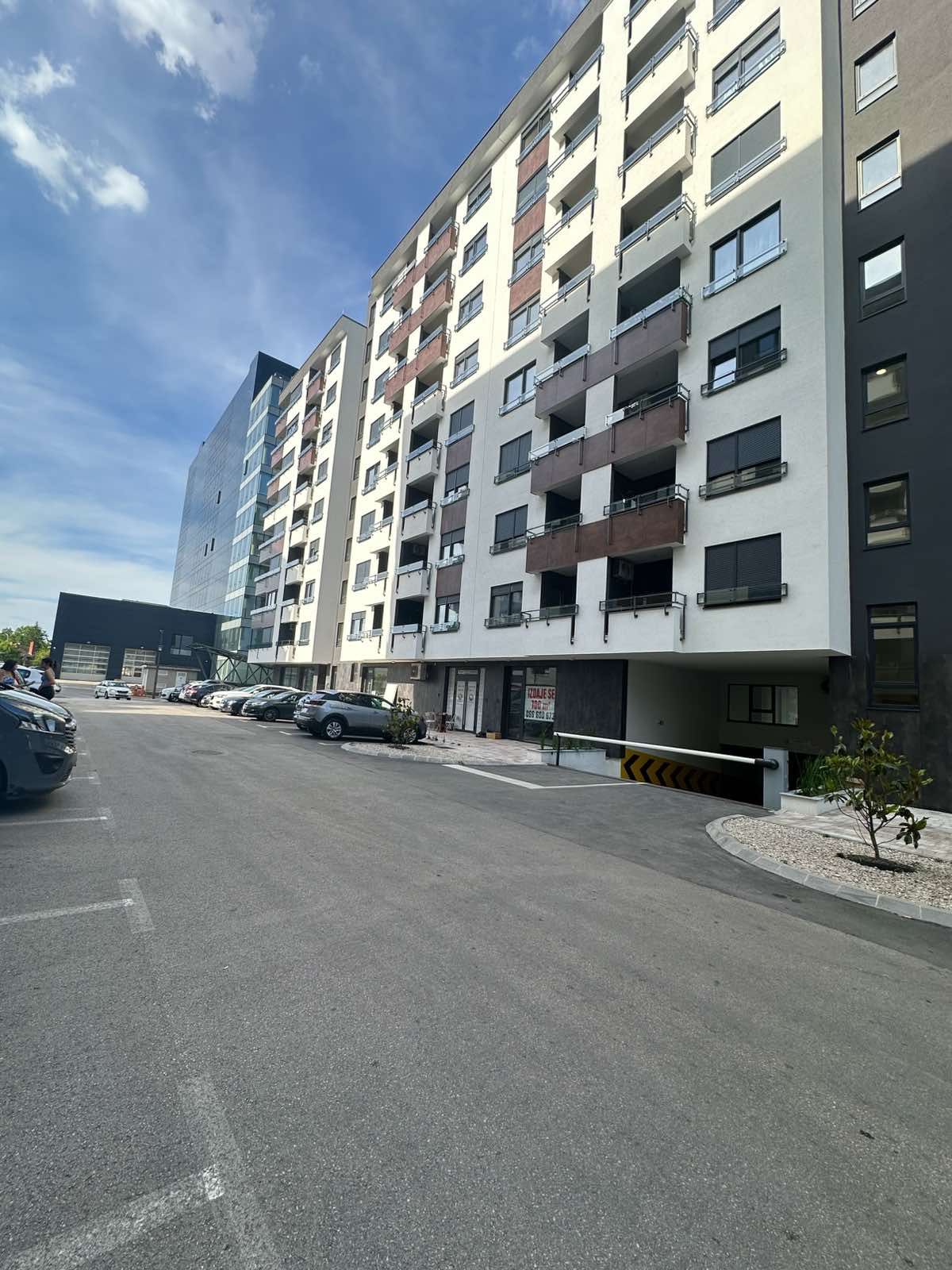 Garažno mjesto, naselje Park, preko puta TC Delta najam garaža Banja Luka - 4